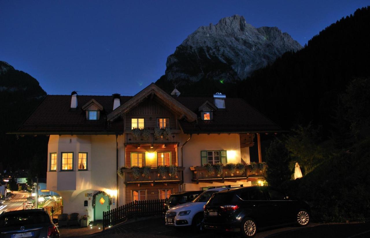 Garni Val De Costa Hotel Canazei Ngoại thất bức ảnh